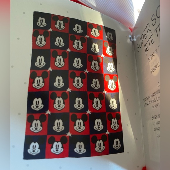 NEW Disney Mickey Mouse Super Soft Throw Blanket Large Red Blue Blocks 50" x 70" - Picture 7 of 9